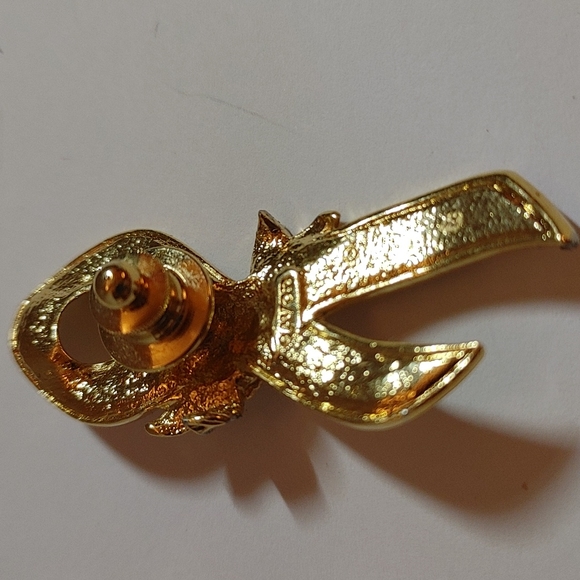 Pink bow pin - Picture 5 of 5